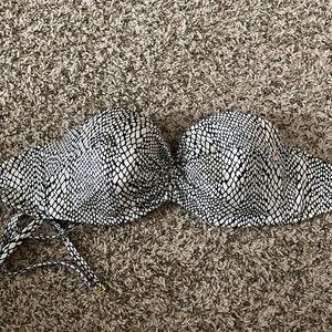 VS Bandeau swimsuit top